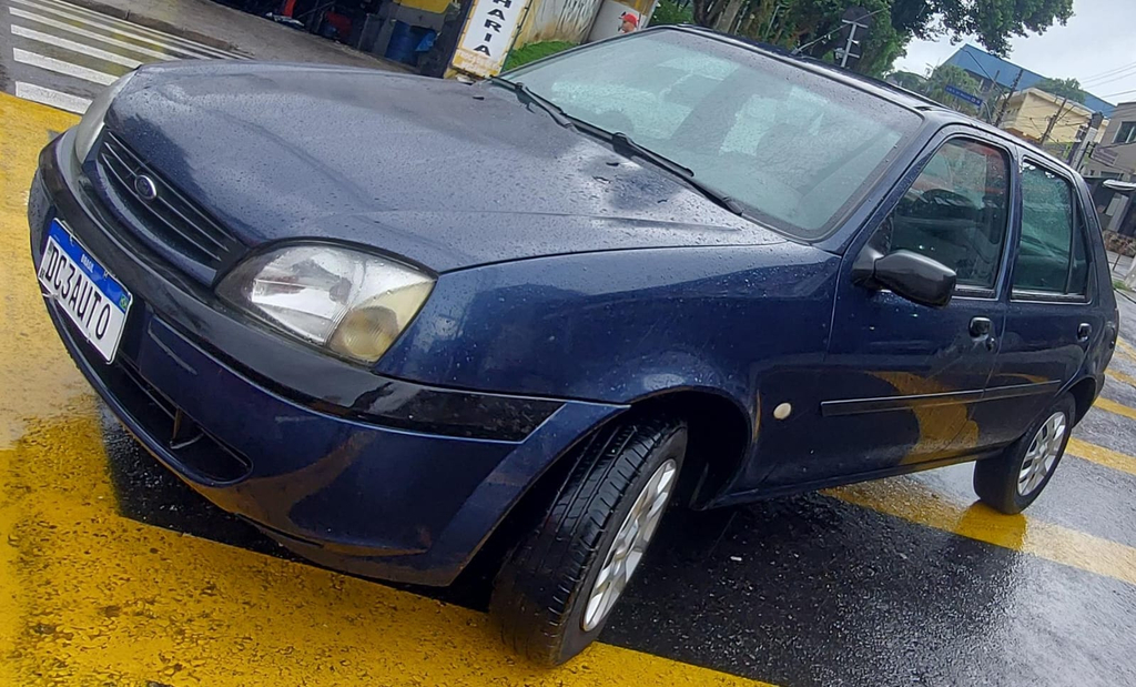Ford Fiesta Hatch Azul