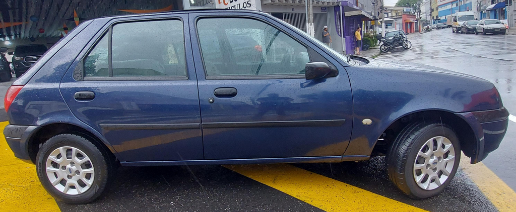 Ford Fiesta Hatch Azul
