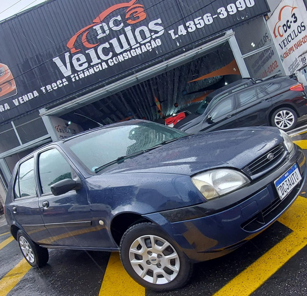 Ford Fiesta Hatch Azul