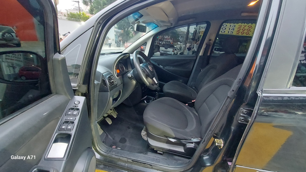 Fiat Idea Preto