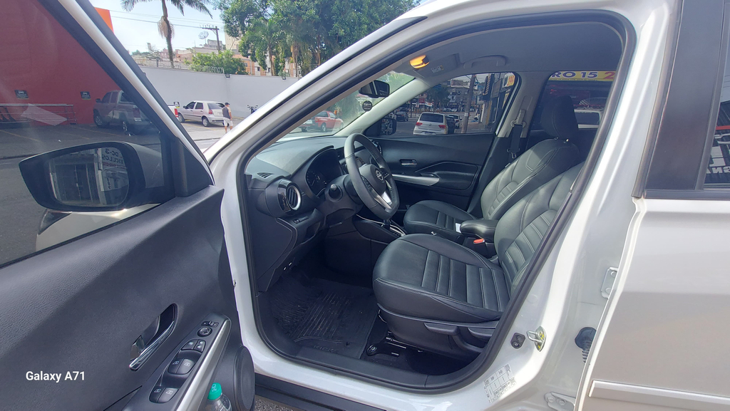 Nissan Kicks Branco
