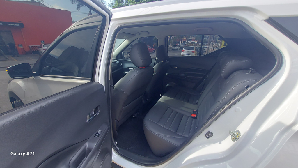 Nissan Kicks Branco
