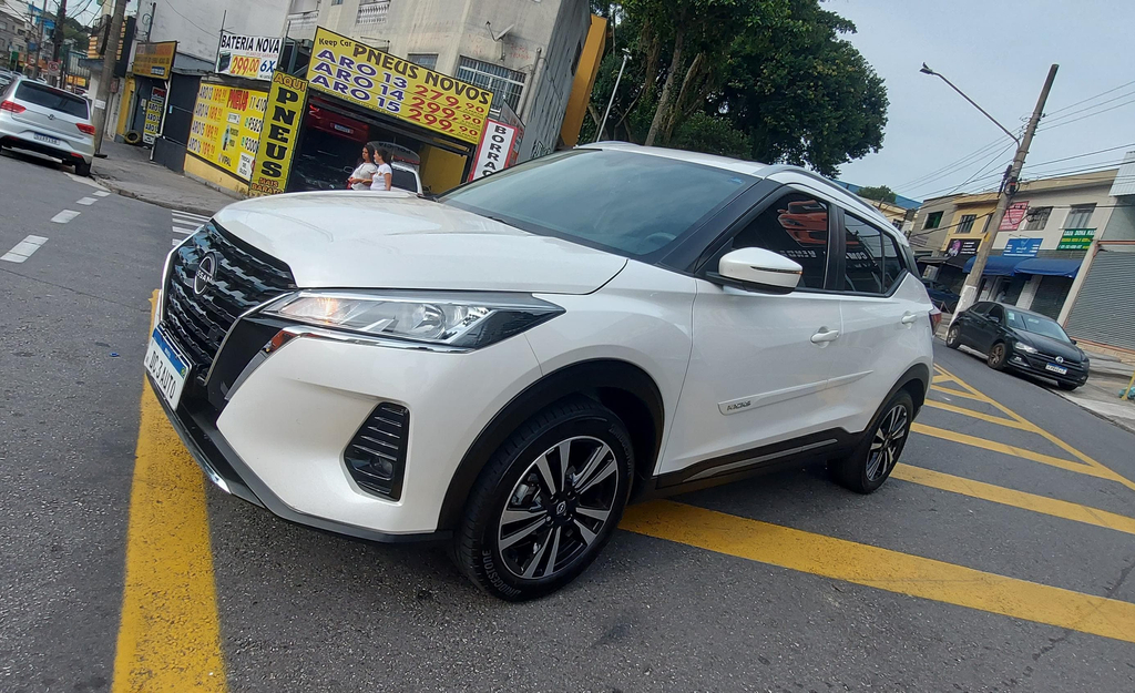 Nissan Kicks Branco