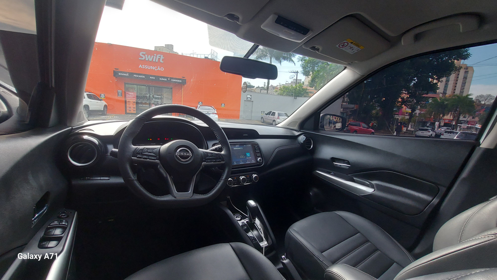 Nissan Kicks Branco