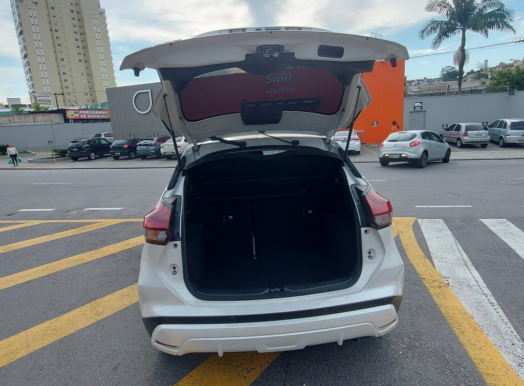 Nissan Kicks Branco