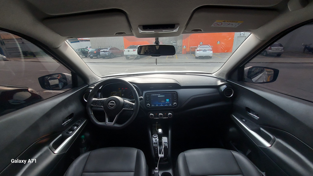 Nissan Kicks Branco