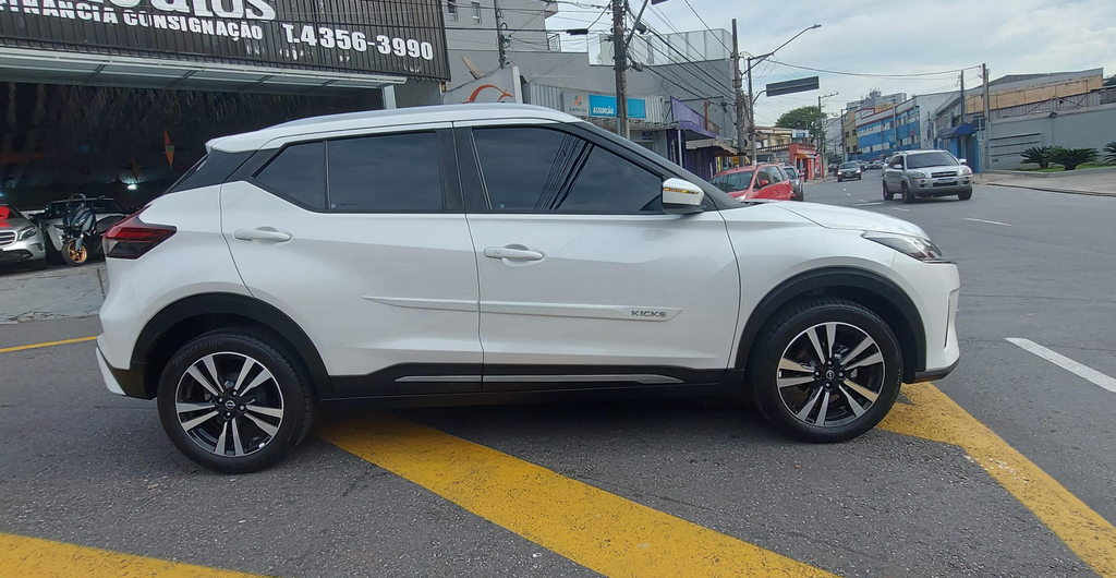 Nissan Kicks Branco