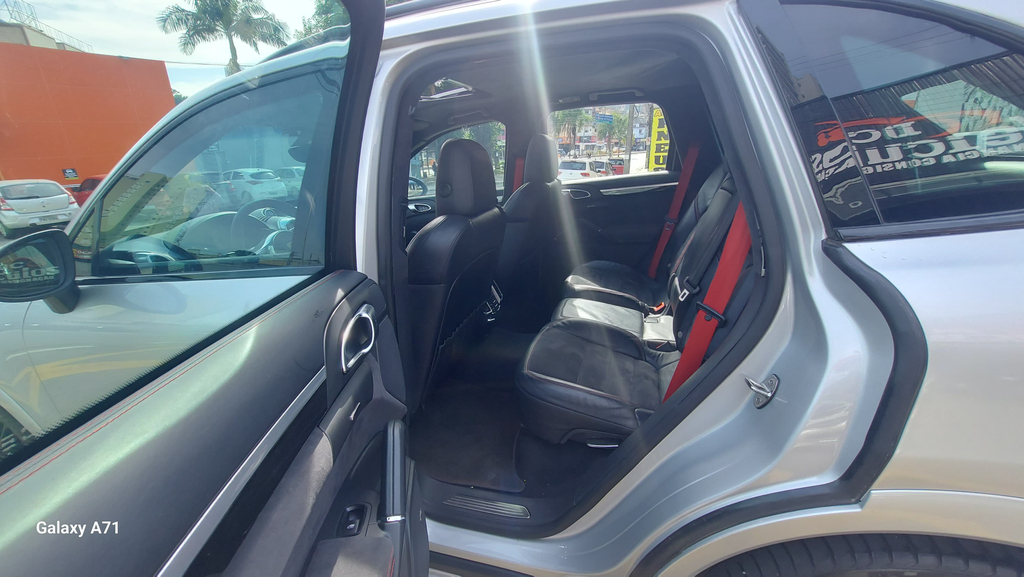 Porsche Cayenne Prata