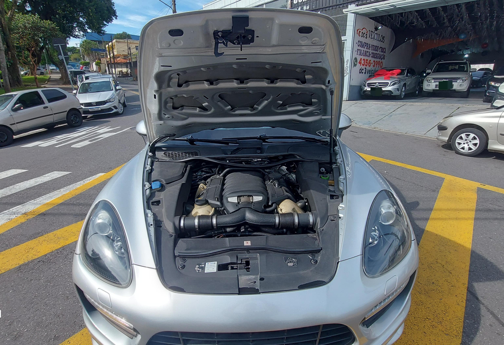 Porsche Cayenne Prata