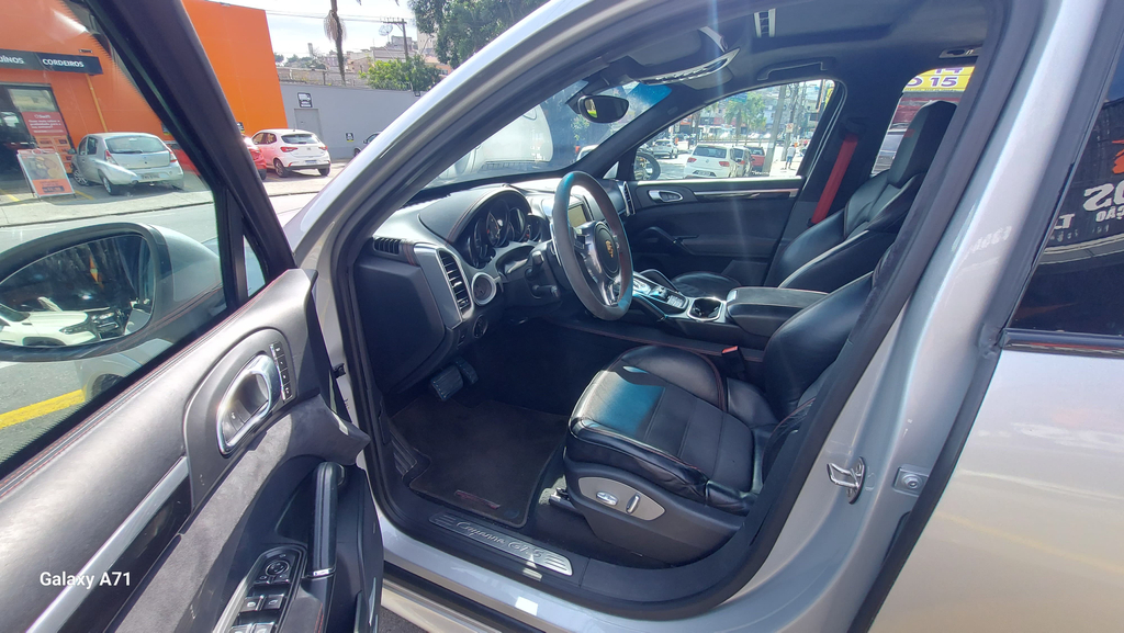 Porsche Cayenne Prata