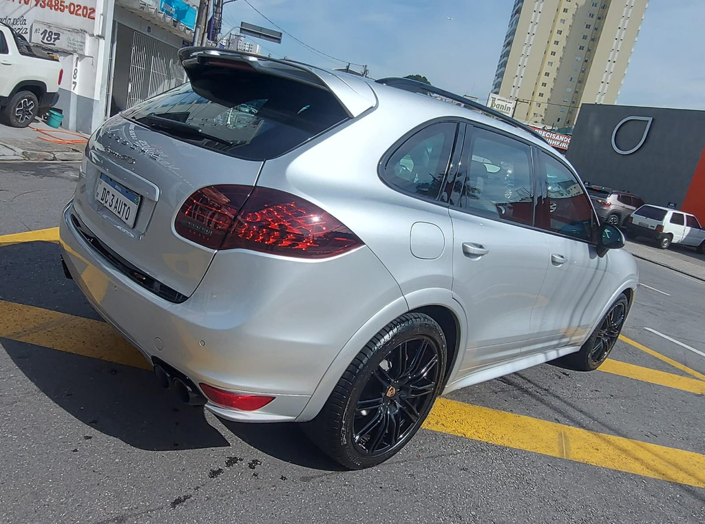 Porsche Cayenne Prata