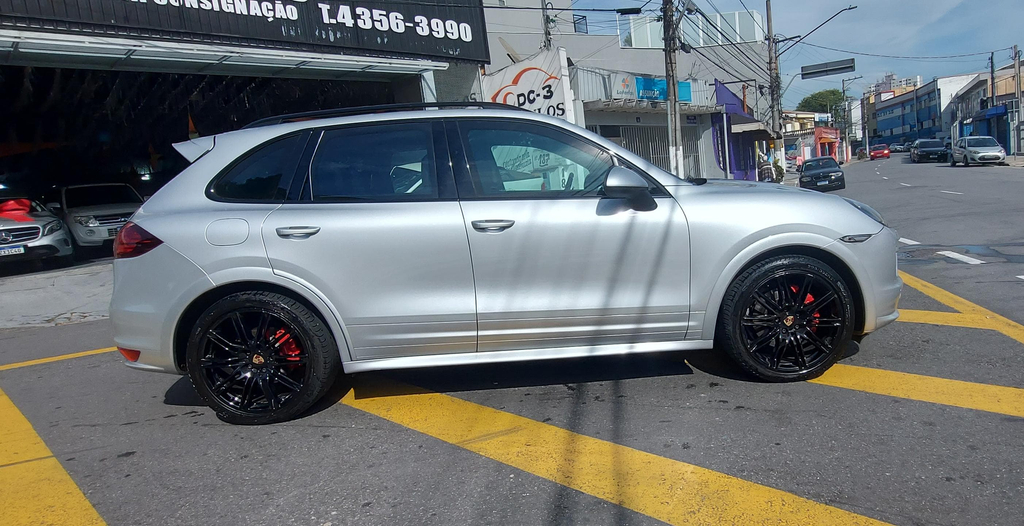 Porsche Cayenne Prata