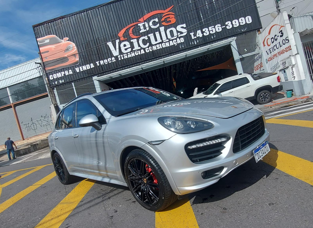 Porsche Cayenne Prata
