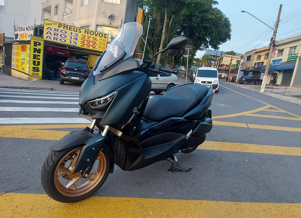 Yamaha XMAX Verde