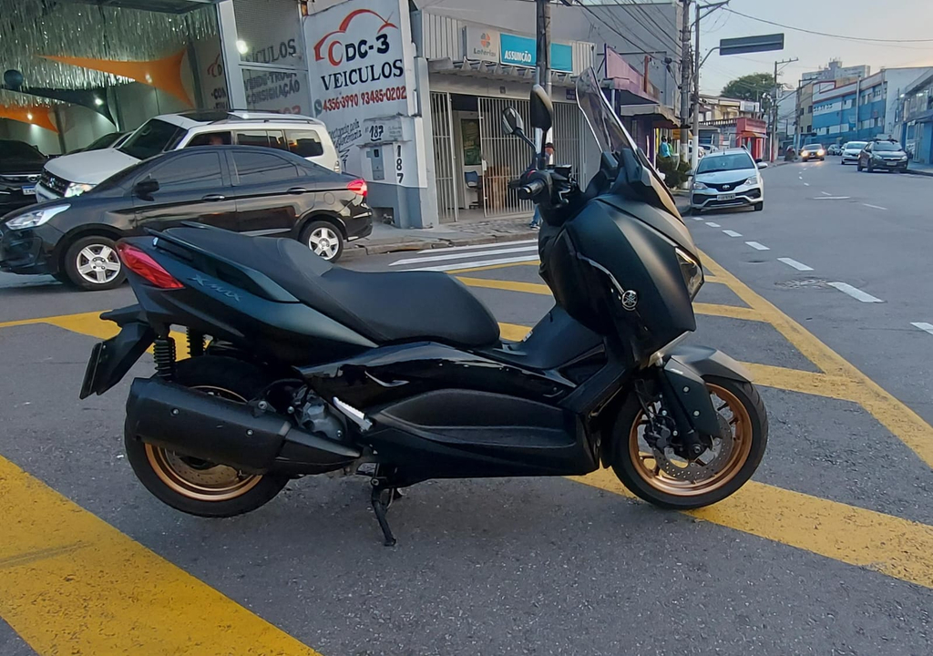 Yamaha XMAX Verde
