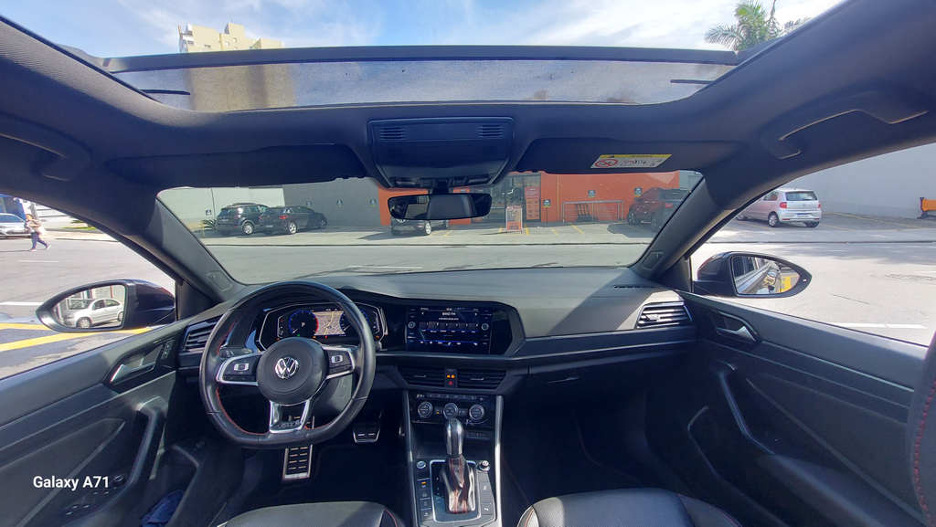 Volkswagen Jetta Preto