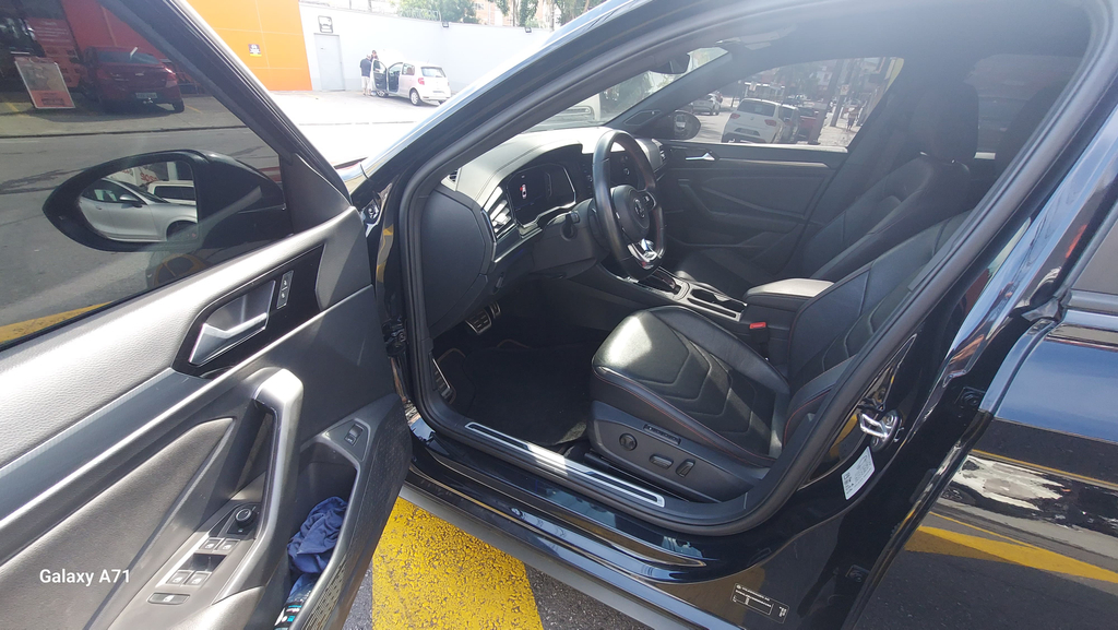 Volkswagen Jetta Preto
