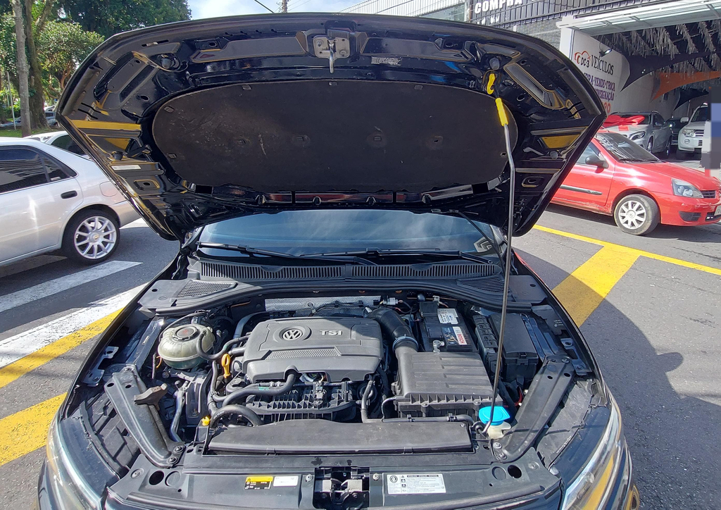Volkswagen Jetta Preto