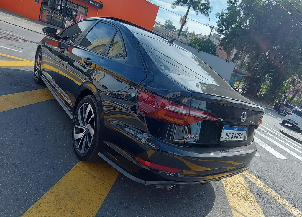 Volkswagen Jetta Preto