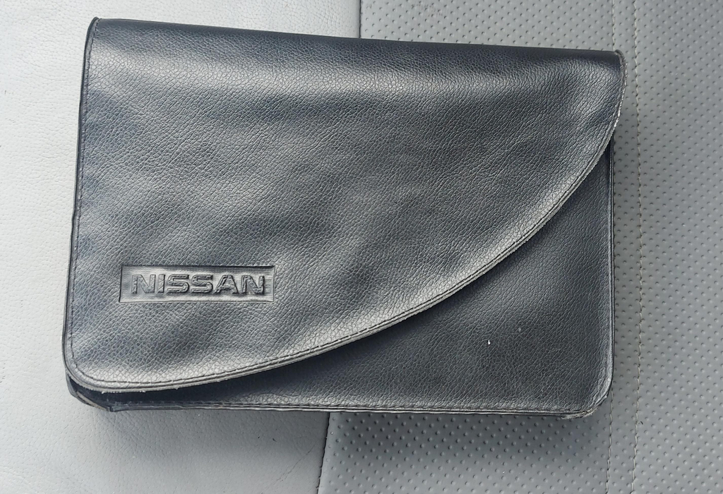 Nissan Livina Cinza