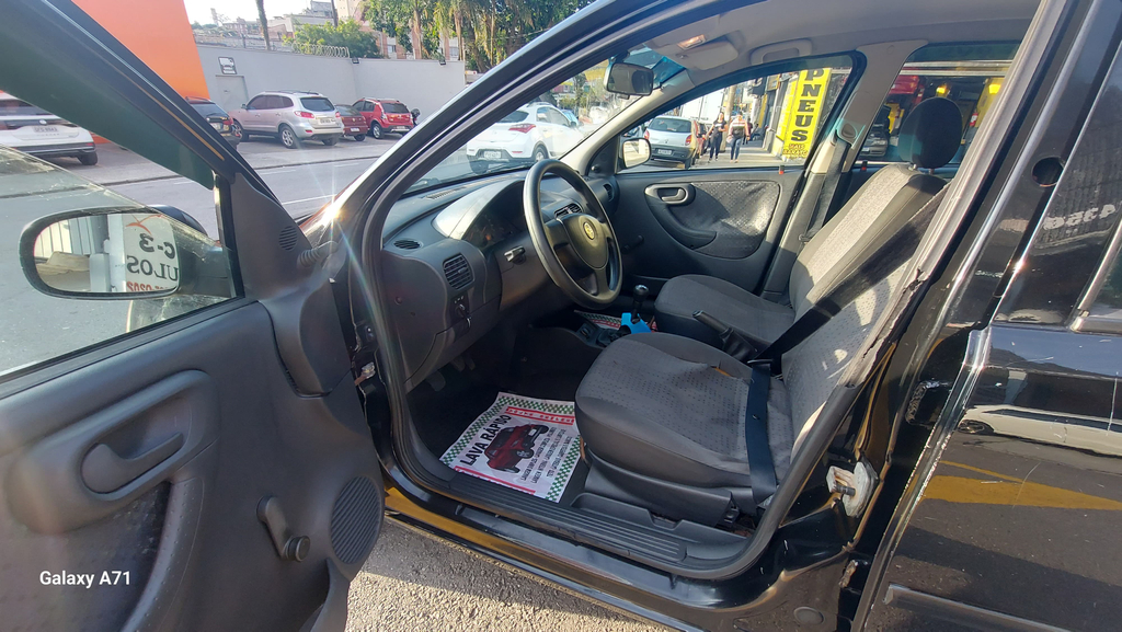 Chevrolet Corsa Preto
