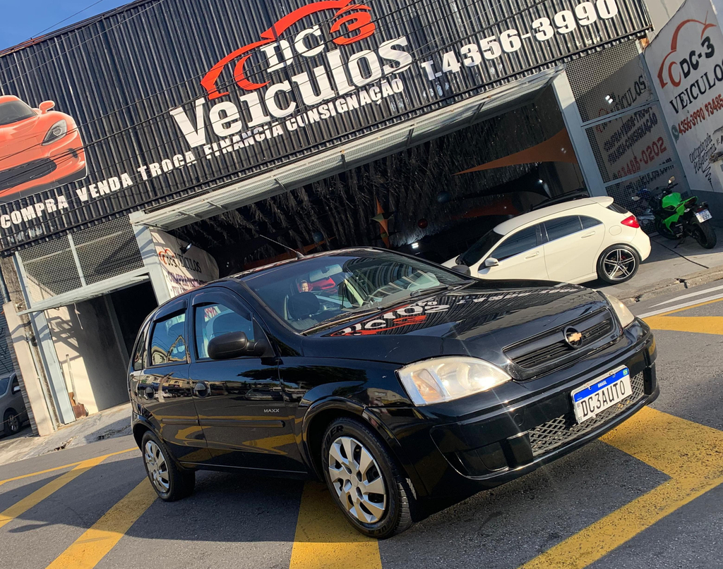 Chevrolet Corsa Preto