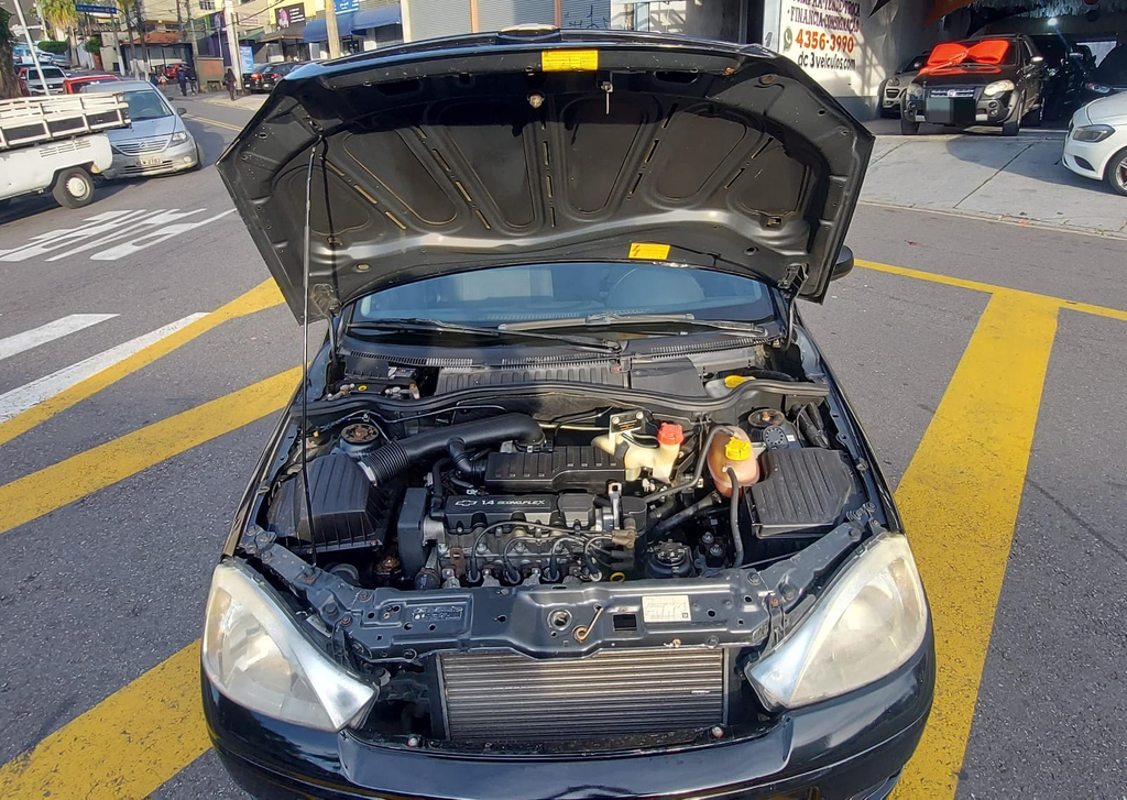 Chevrolet Corsa Preto