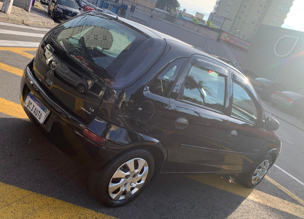 Chevrolet Corsa Preto