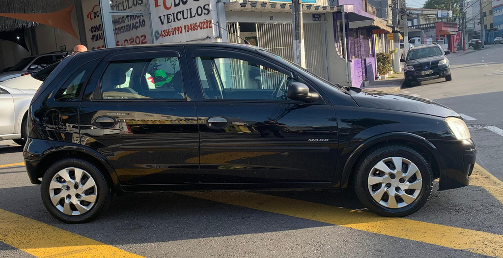 Chevrolet Corsa Preto