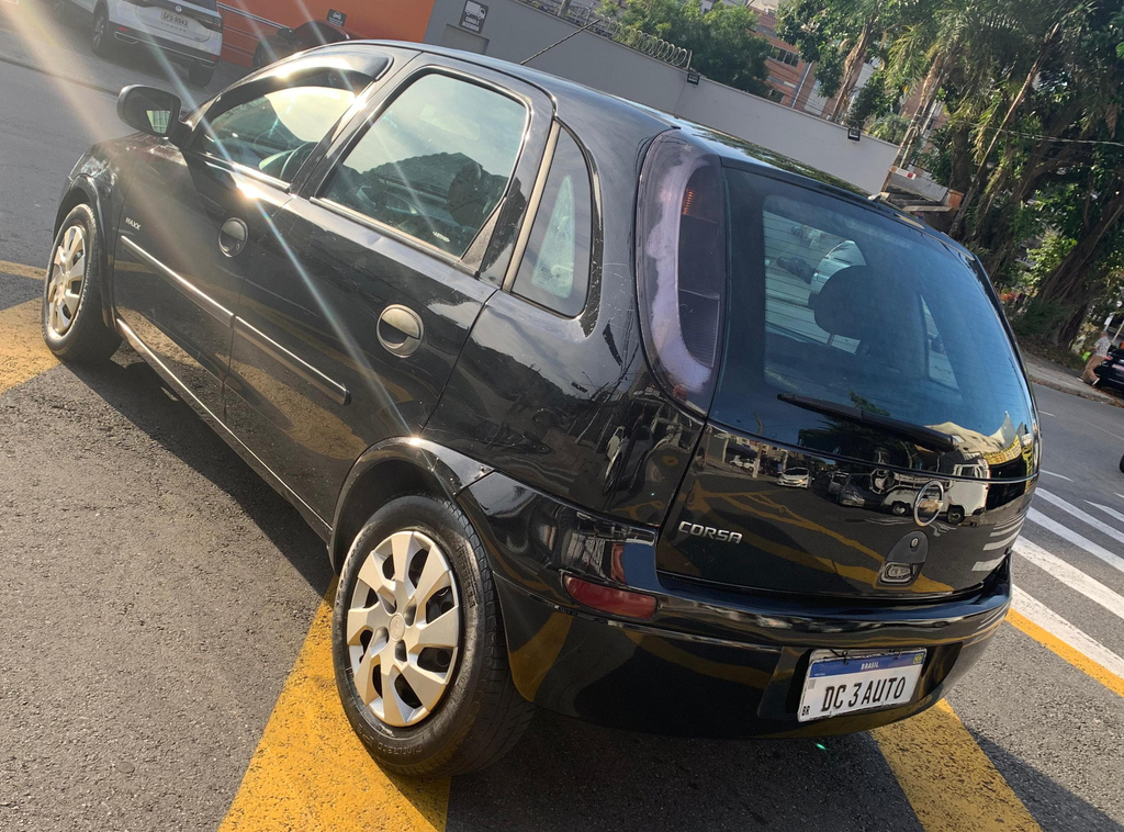 Chevrolet Corsa Preto