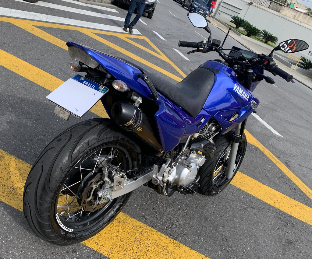 Yamaha XT Azul