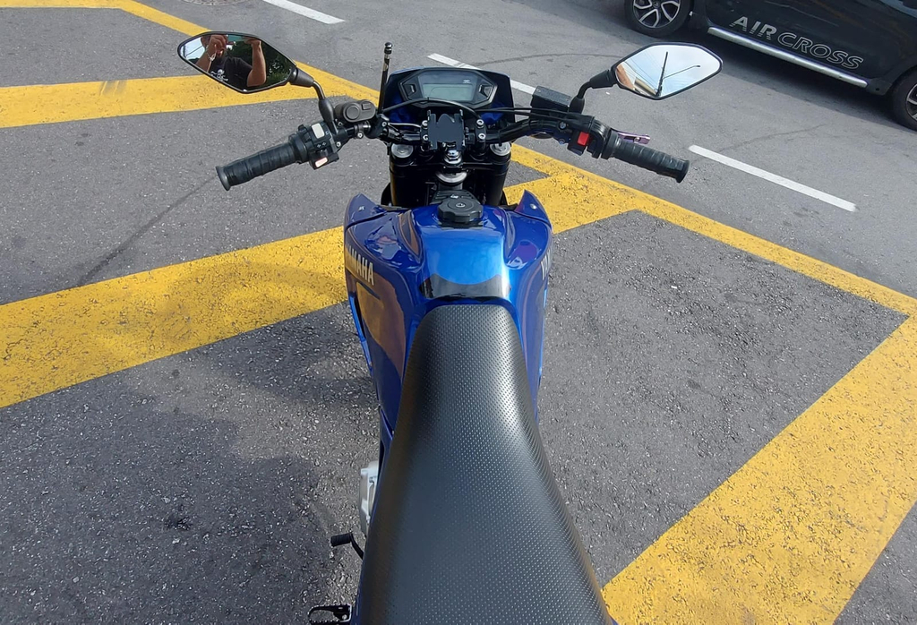 Yamaha XT Azul