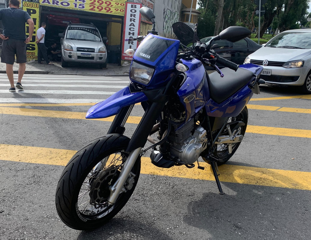 Yamaha XT Azul