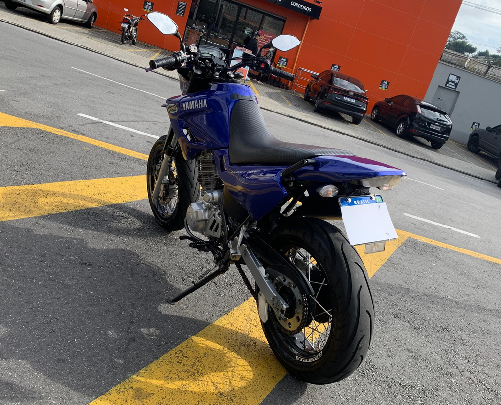 Yamaha XT Azul