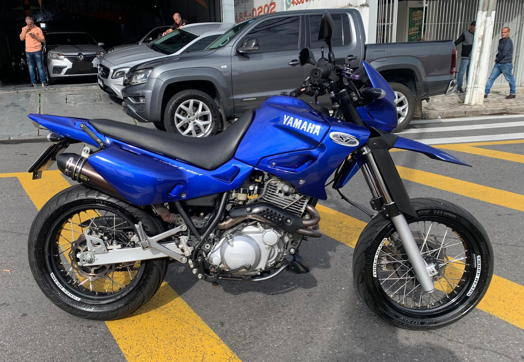 Yamaha XT Azul