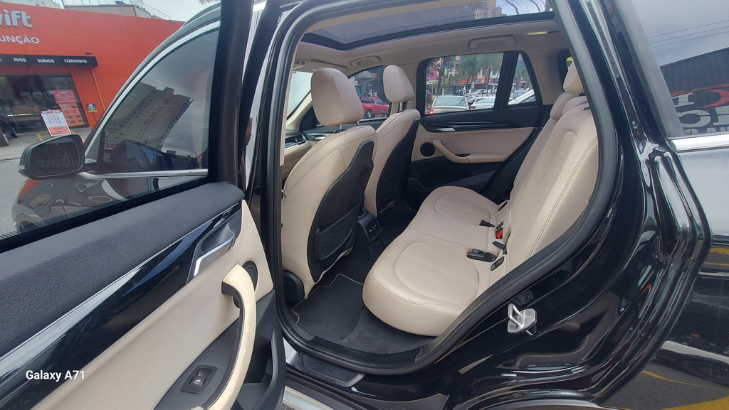 BMW X1 Preto