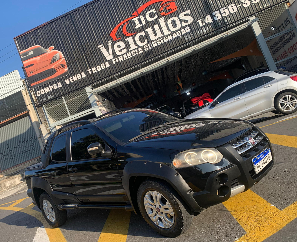 Fiat Strada Preto