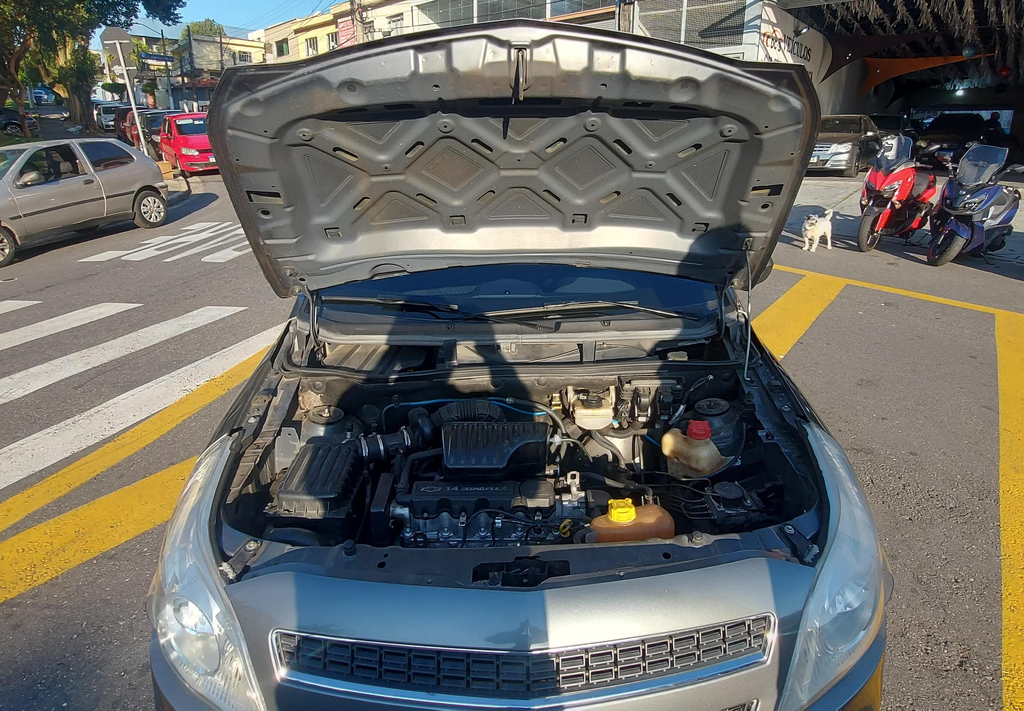 Chevrolet Agile Cinza