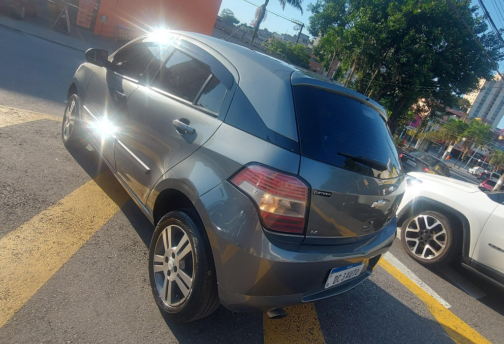 Chevrolet Agile Cinza