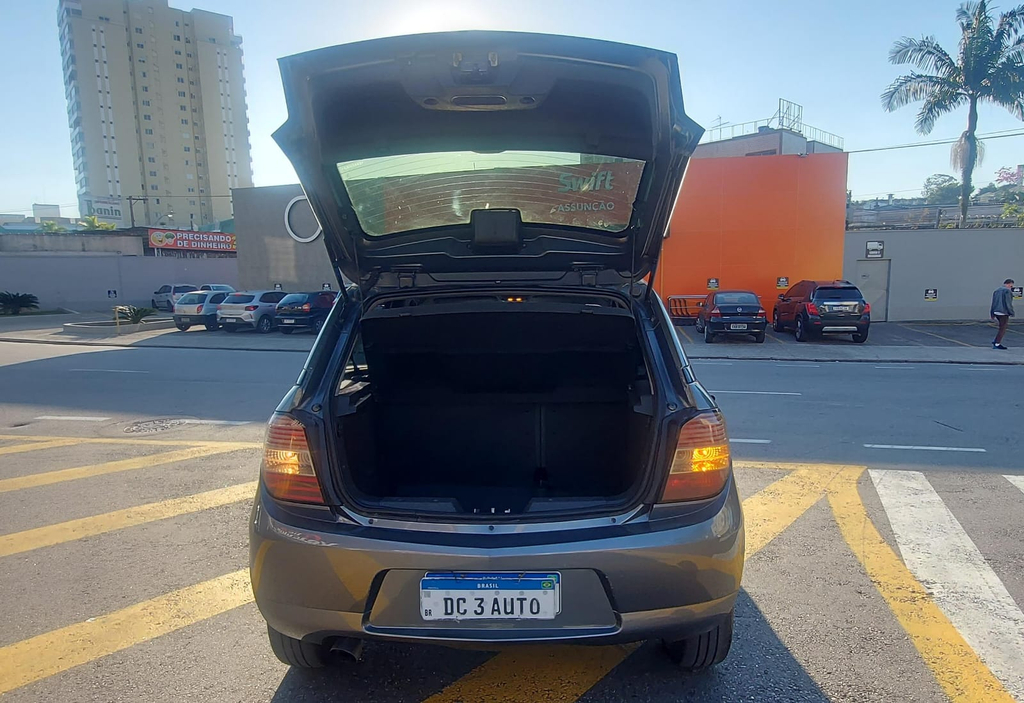 Chevrolet Agile Cinza