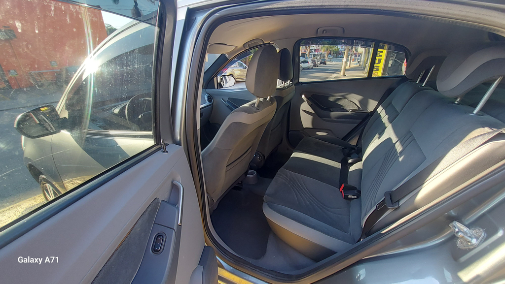 Chevrolet Agile Cinza