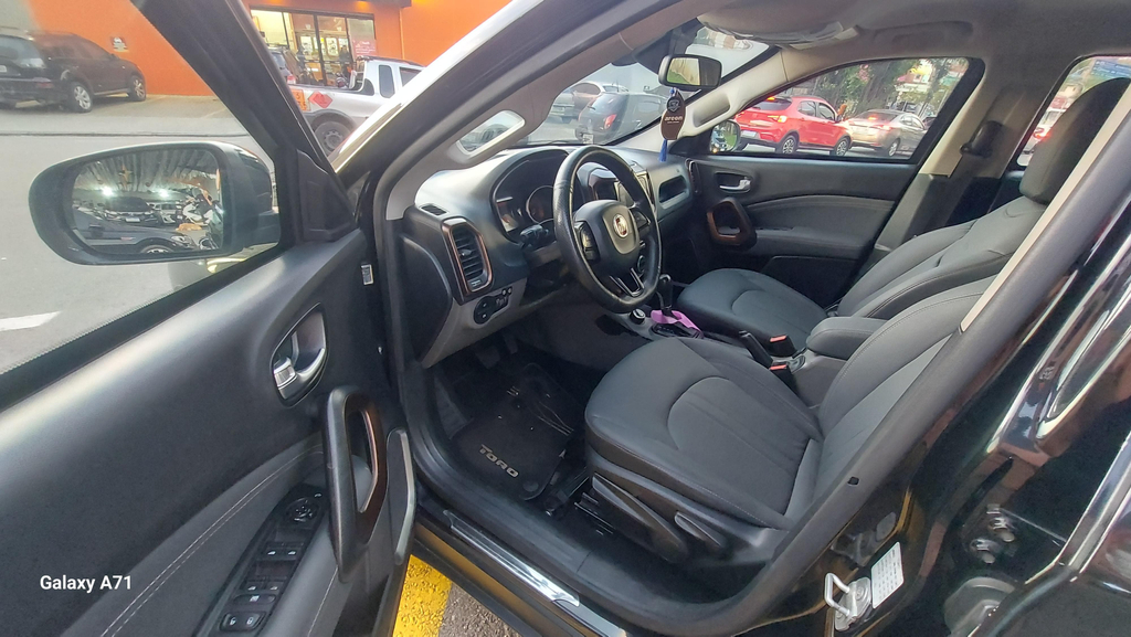 Fiat Toro Preto