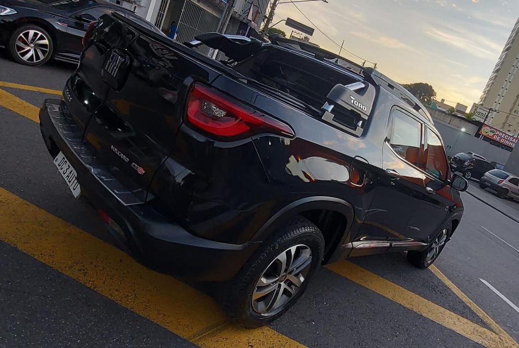 Fiat Toro Preto