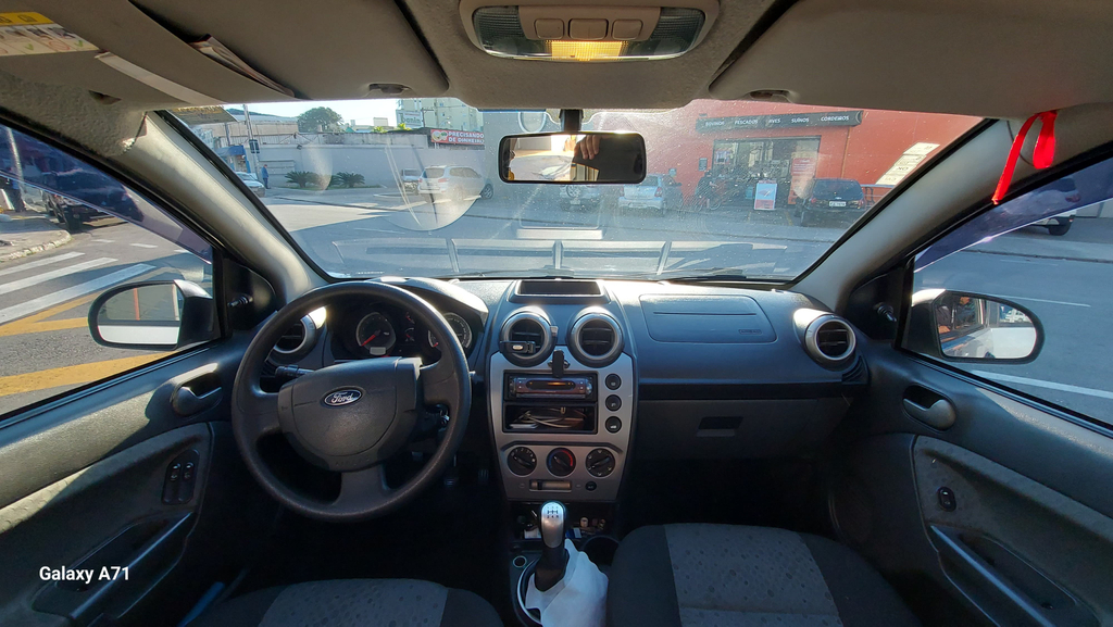 Ford Fiesta Prata