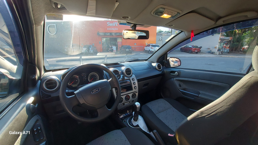 Ford Fiesta Prata