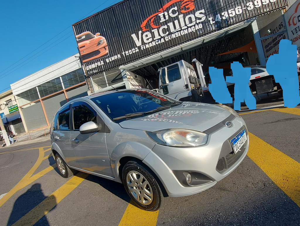 Ford Fiesta Prata