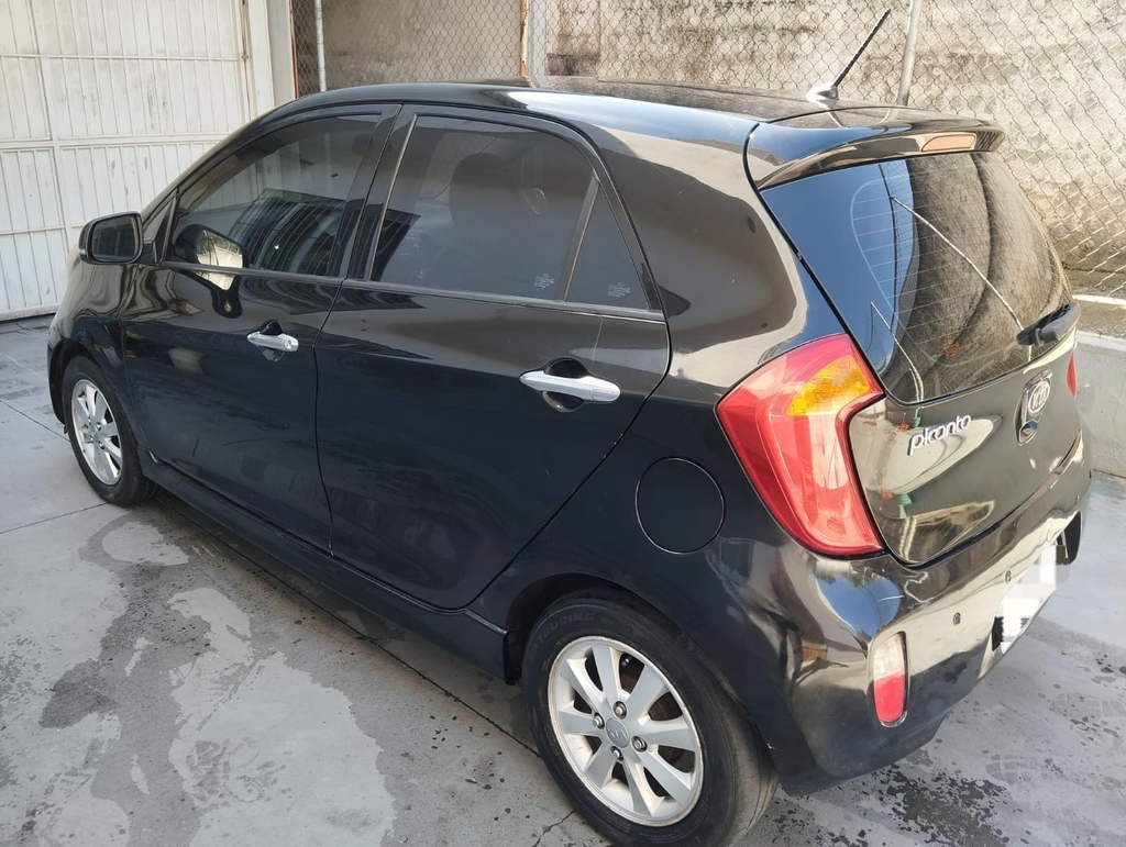 Kia Picanto Preto