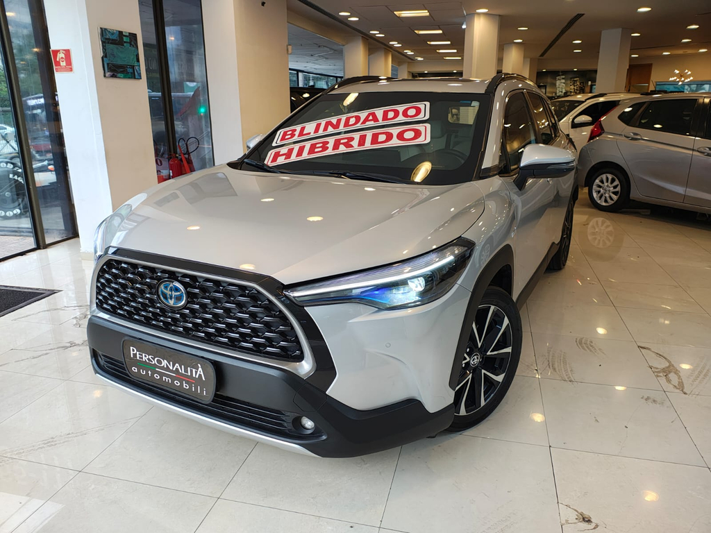 Toyota Corolla Cross Prata