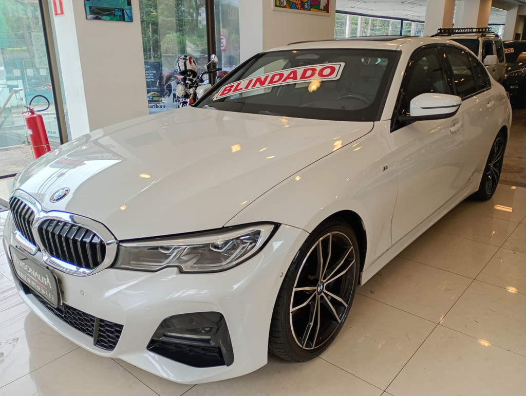 BMW 330i Branco