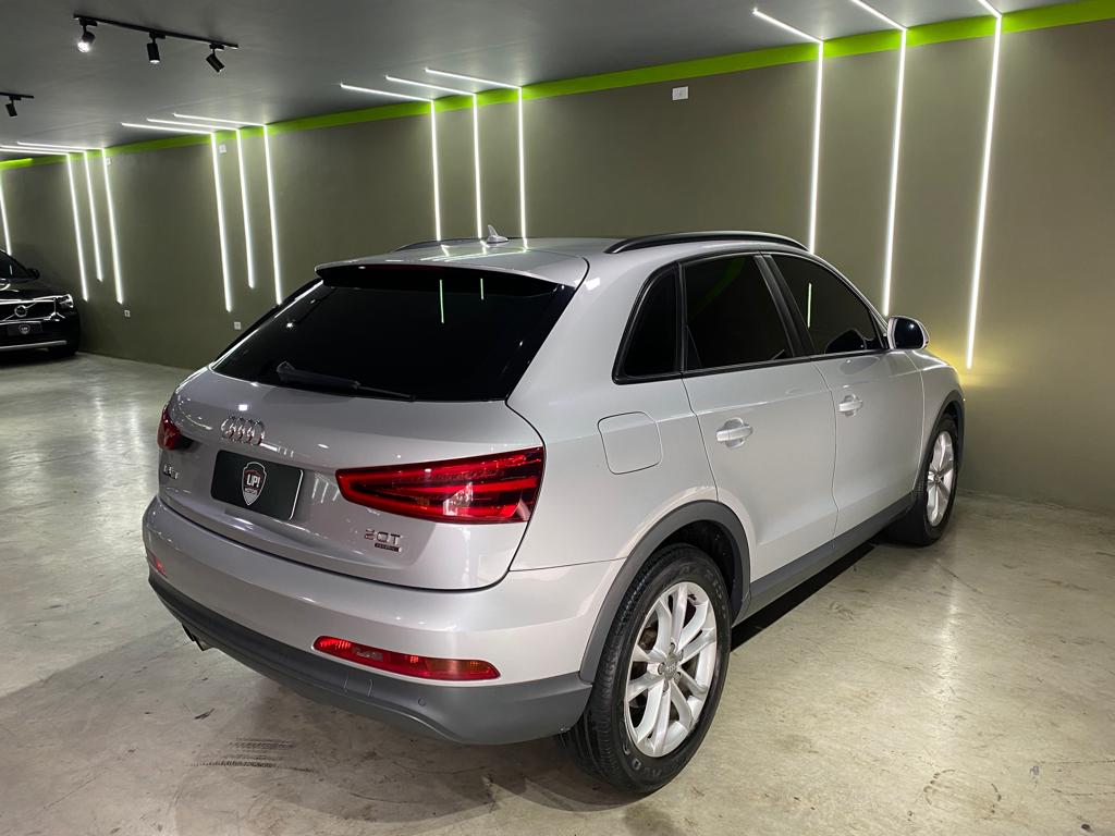 Audi Q3 Prata